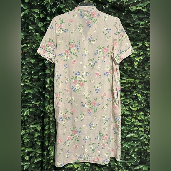 Vintage House Coat Pink Floral Zip Short Sleeve Womens Small Stain - Picture 2 of 4